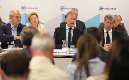 Juan Carlos Vera, Pío García Escudero y Ángel Garrido, en la Ejecutiva del PP.