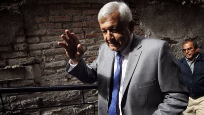 El presidente electo de México, Andrés Manuel López Obrador, antes de reunirse con parte de su equipo.