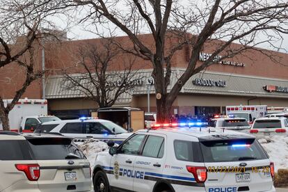 La policía respondió también a otro incidente con “un individuo armado y peligroso” en otro lugar, a cinco kilómetros del supermercado.