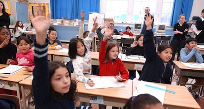 Escolares en una clase con el método Jump Math. 