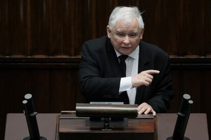 O líder do PiS, Jaroslaw Kaczynski, nesta segunda-feira no Congresso polonês.