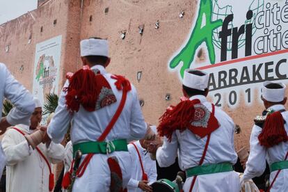 Grupo de músicos en la celebración de la inauguración de Africities. 