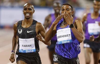 Hagos Gebrhiwet derrota a Mo Farah en los 3.000m.