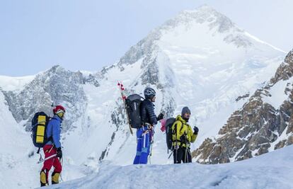 Zabalza, Iñurrategi y Vallejo, en la fase de aclimatación al pie de los Gasherbrum.