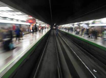 Andén de una estación de la línea 6 de metro, durante el pasado febrero.