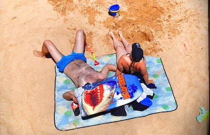 'Cuerpos al sol'. Mar Cantábrico. Verano de 2023. 