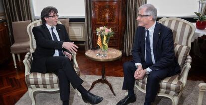 Carles Puigdemont, con Geert Bouregois. 