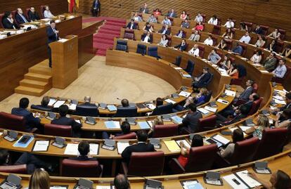 El Parlamento valenciano durante la sesión de investidura de Ximo Puig.