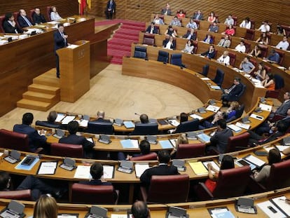 El Parlamento valenciano durante la sesión de investidura de Ximo Puig.