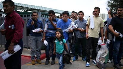 Imigrantes indocumentados libertados nesta quinta-feira no Texas