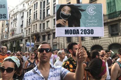 En la pancarta, "Moda 2030. Sí a Madrid Central".