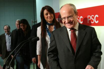 Montilla, ayer con Jaume Collboni, director de su campaña.