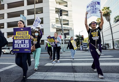 Healthcare workers strike in front of Kaiser Permanente Los Angeles Medical Center