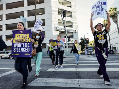Healthcare workers strike in front of Kaiser Permanente Los Angeles Medical Center, in Los Angeles, California, U.S. October 4, 2023.