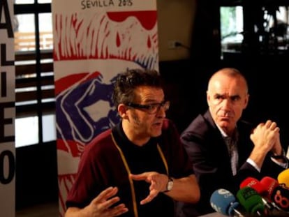 Juan Luis Cienfuegos (i), director del Festival de Cine Europeo de Sevilla, este lunes.