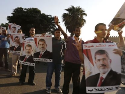 Manifestantes proMorsi marchan este domingo en El Cairo. 