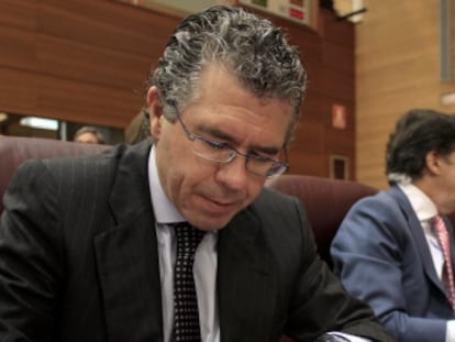 Francisco Granados, Ignacio Gonz&aacute;lez y Esperanza Aguirre, en la Asamblea de Madrid en 2011.