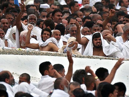 Piedras contra el "demonio" estadounidense