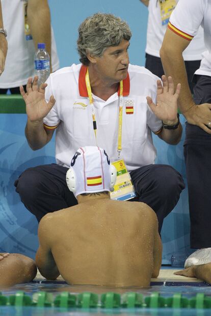 Rafael Aguilar, durante un partido de la selección.