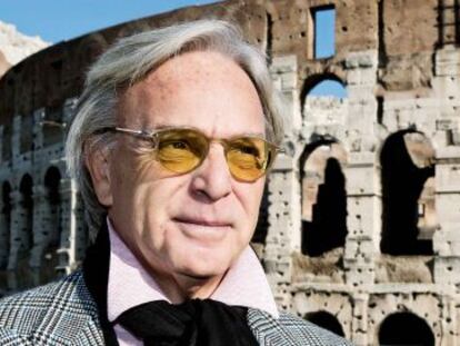 Diego Della Valle frente al Coliseo, cuya restauraci&oacute;n pagar&aacute; &iacute;ntegramente.