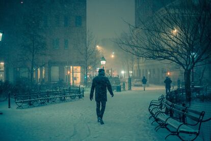 Washington Square, 2020.<p><i>Retratando Nueva York en sus días más gélidos, captura escenas que parecen sacadas directamente de una película, dando a sus fotografías una naturaleza a medio camino entre lo documental y lo cinematográfico.</p></i>