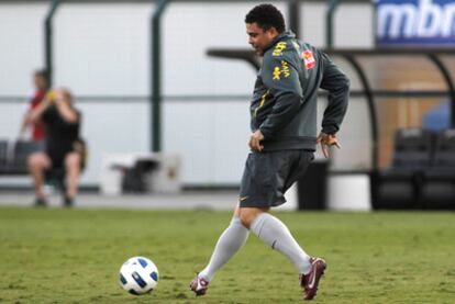 Ronaldo, ya retirado, se entrena con Brasil.