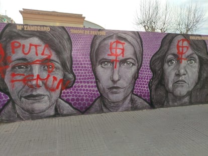 05/03/2021 Pintadas en el mural de la igualdad situado junto al Instituto Ausiàs March en Gandia (Valencia).
POLITICA ESPAÑA EUROPA COMUNIDAD VALENCIANA
AYUNTAMIENTO DE GANDIA
