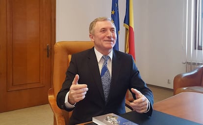Augustin Lazar, Fiscal General de Rumanía, durante una entrevista en su despacho en Bucarest.