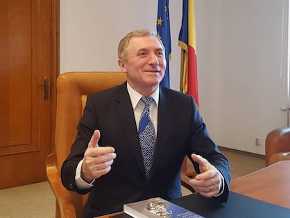 Augustin Lazar, Fiscal General de Rumanía, durante una entrevista en su despacho en Bucarest.