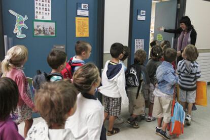 Los alumnos españoles reciben un 20% más de clases al año que los finlandeses. En la imagen, un colegio de Pamplona (Navarra).