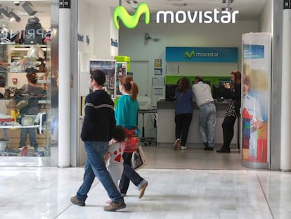 Tienda Movistar en el centro comercial La Vaguada.