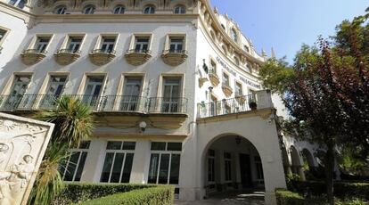 El edificio de La Cigüeña, en Valencia, que el Consell ha puesto en venta.