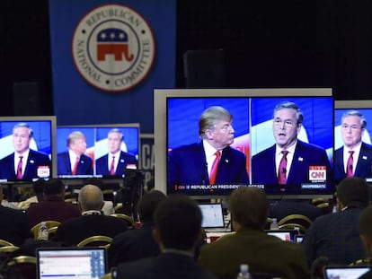 Donald Trump y Jeb Bush durante un debate de la campaña republicana.