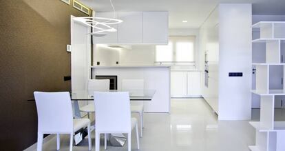 La cocina y el salón se integran en un único espacio.  