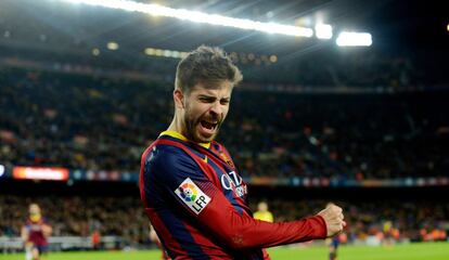 Piqué celebra el primer gol del encuentro.