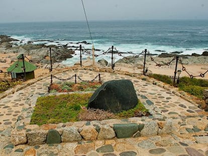 La tumba del poeta Pablo Neruda en Isla Negra (Santiago de Chile), antes de ser exhumada en 2013.