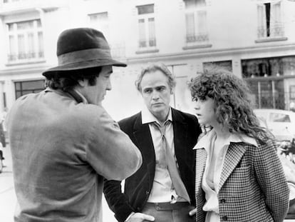 Bernardo Bertolucci, Marlon Brando y Maria Schneider, durante la filmación de 'El último tango en París'.