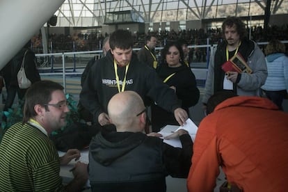 Moment de la primera ronda de votacions.