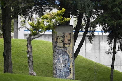 Otra de las piezas del muro ubicada en uno de los jardines de la escuela alemana Alexander Von Humboldt en México DF.