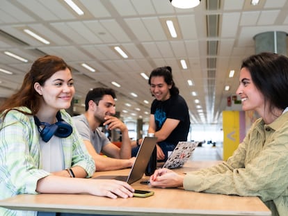 Los alumnos de Campus 42 de Telefónica se forman en programación durante tres años y medio gratuitamente.