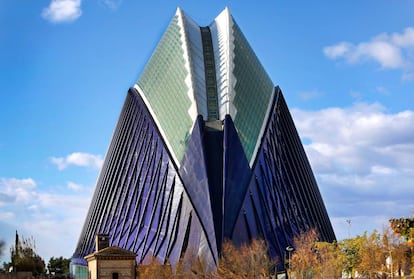 Edificio del &Agrave;gora, en la Ciudad de las Artes y las Ciencias de Valencia.