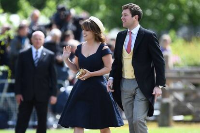 La Princesa Beatriz de Gran Bretaña asiste a la boda de Pippa Middleton y James Matthews.