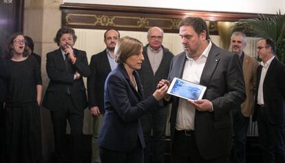 Junqueras entrega los presupuestos a Forcadell este martes.