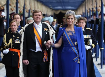 Los nuevos reyes de Holanda durante su ceremonia de coronaci&oacute;n.  