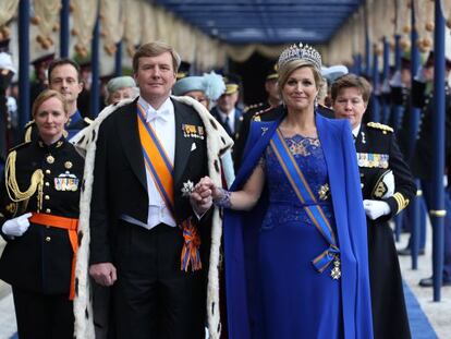 Los nuevos reyes de Holanda durante su ceremonia de coronaci&oacute;n.  