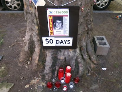 Uno de los carteles olocados en Amberes en referencia al joven vasco Hodei Egiluz.