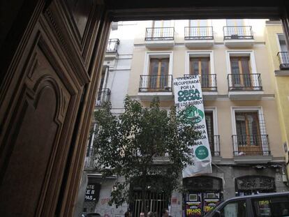 Okupación de un edificio de cinco plantas en Madrid. 