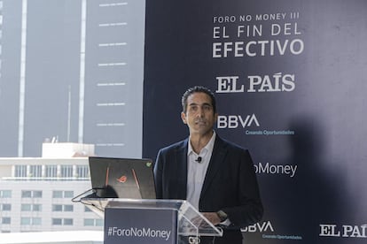 El director de estrategia e innovación de la banda digital BBVA México, Sergio Torres, impartió una conferencia interactiva sobre la digitalización de métodos de pago.