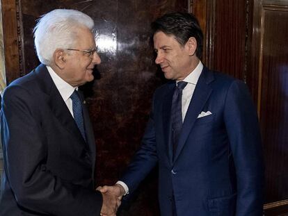 Sergio Mattarella y Giuseppe Conte,