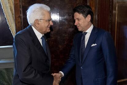 Sergio Mattarella y Giuseppe Conte,